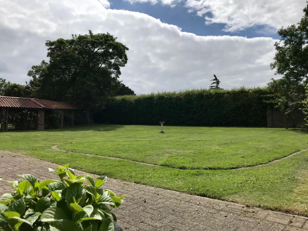 Charming Hen Cottage Countryside Retreat Lincoln Newball 外观 照片