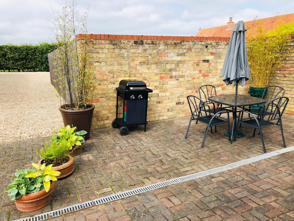 Charming Hen Cottage Countryside Retreat Lincoln Newball 外观 照片