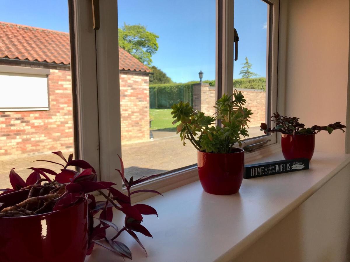 Charming Hen Cottage Countryside Retreat Lincoln Newball 外观 照片