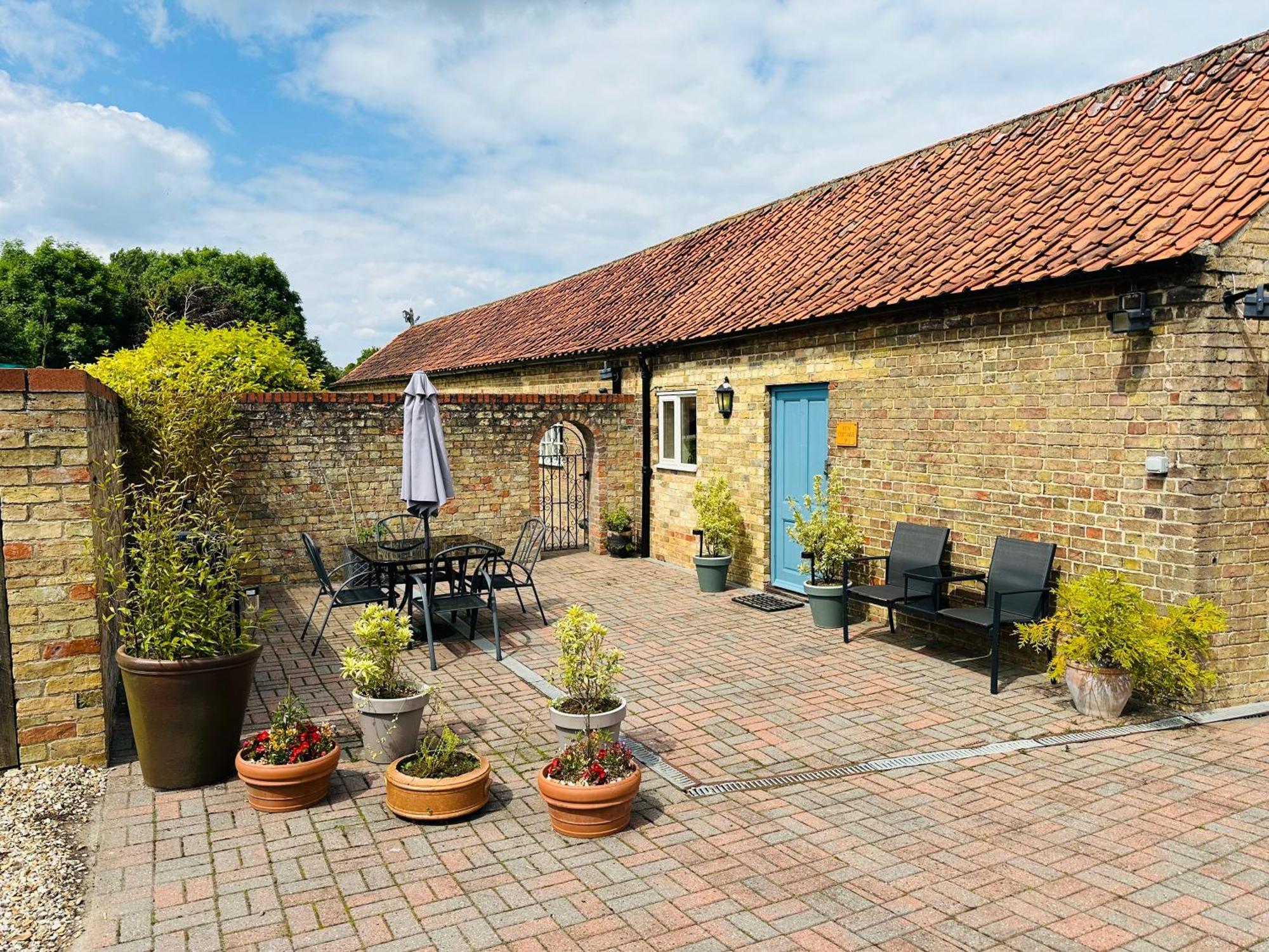 Charming Hen Cottage Countryside Retreat Lincoln Newball 外观 照片